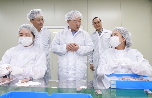 홍남기 부총리, 추석 연휴 맞아 수출 중소기업 방문