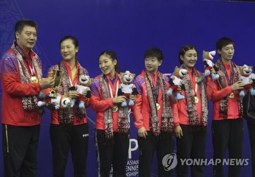 아시아선수권 단체전에서 우승한 중국 여자 대표팀