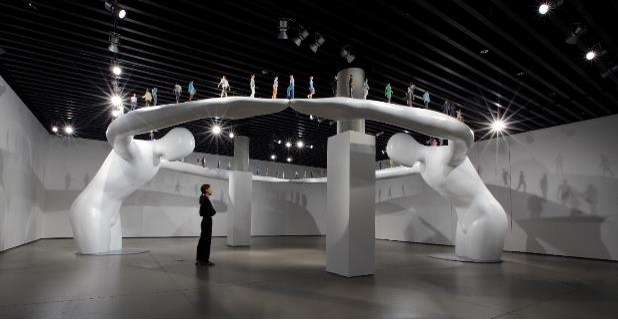 유영호, 평화의 길, 알루미늄 주물·레진·우레탄 칼라, 12×10×3.3(m), 2019