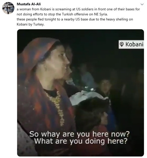 미군 병사에게 나서줄 것을 요구하는 쿠르드 여성