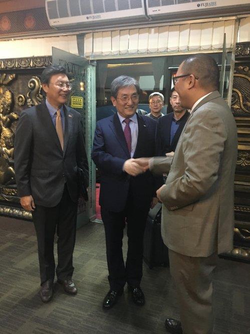자카르타 도착한 노영민 대통령 비서실장