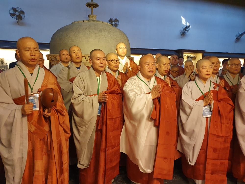 고행상을 마주한 한국 승려들