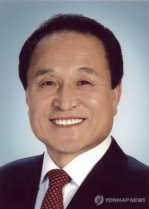김영만 군위군수
