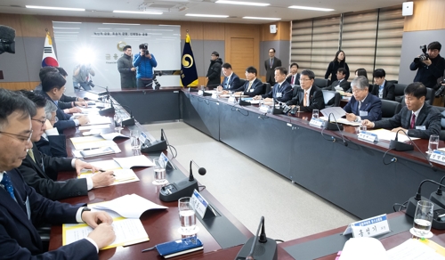 16일 열린 금융위원장-저축은행 CEO 간담회