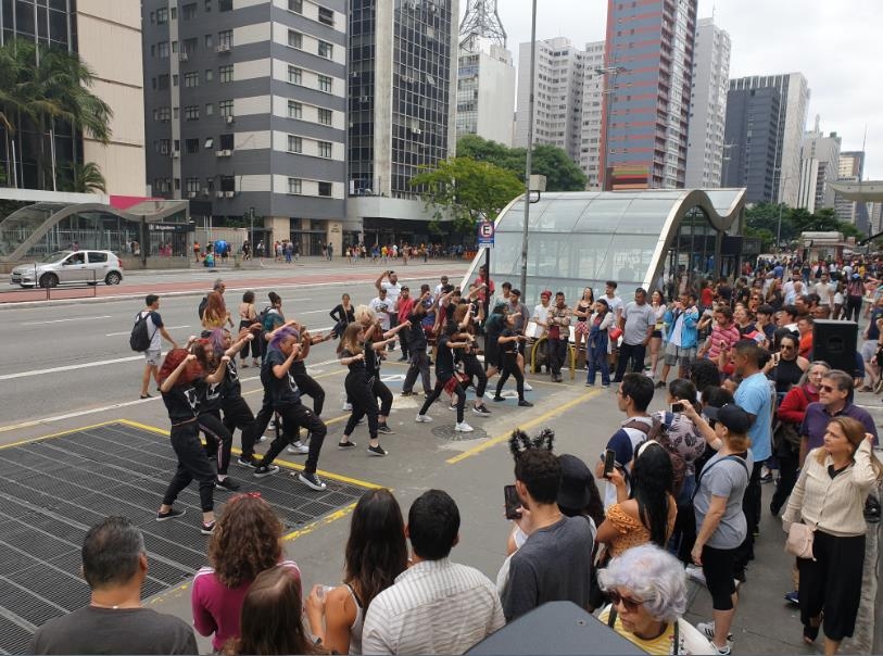 상파울루 시민과 함께하는 케이팝 플래시몹