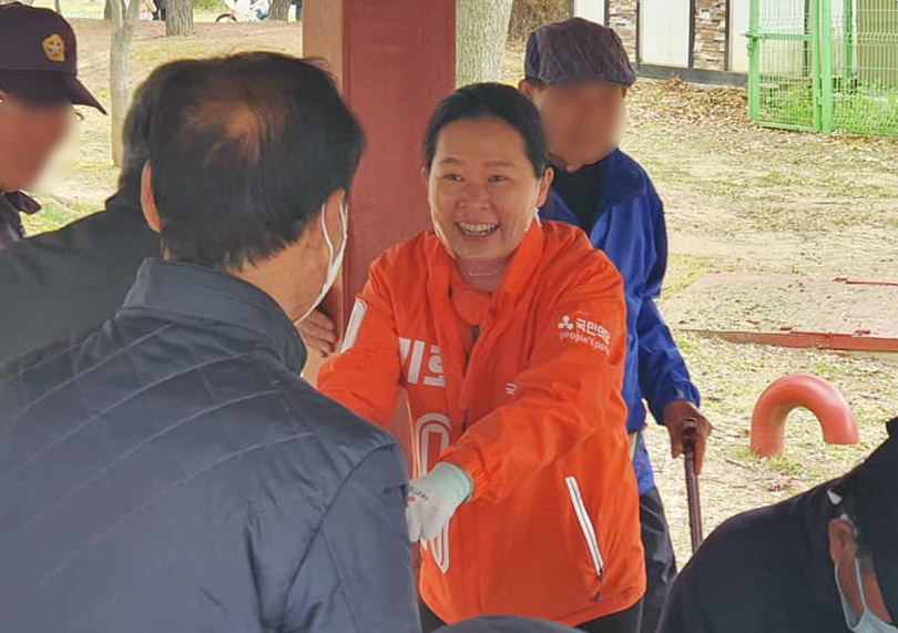 광주에서 4·15 총선 선거운동 하는 권은희 의원