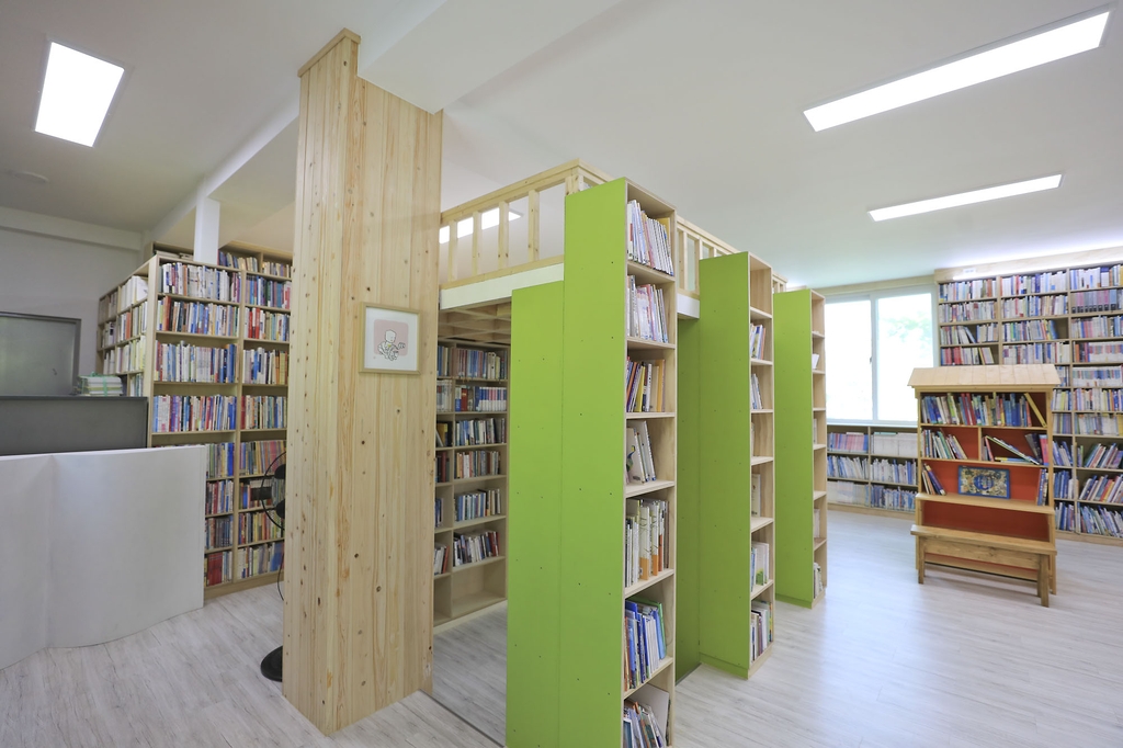 폐교에 마련된 작은 도서관 [사진/성연재 기자] 