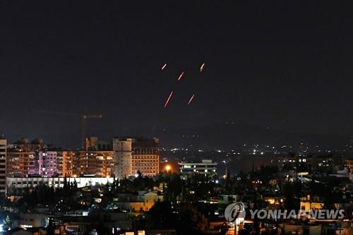 이스라엘 미사일 공격에 대응사격하는 시리아 방공부대