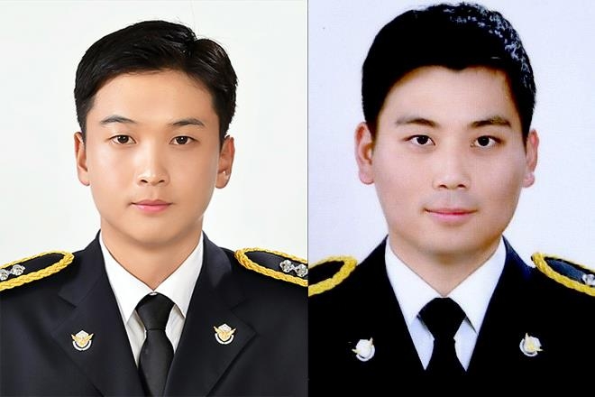 울진해경 소속 김민우 순경(왼쪽)과 정승화 경장