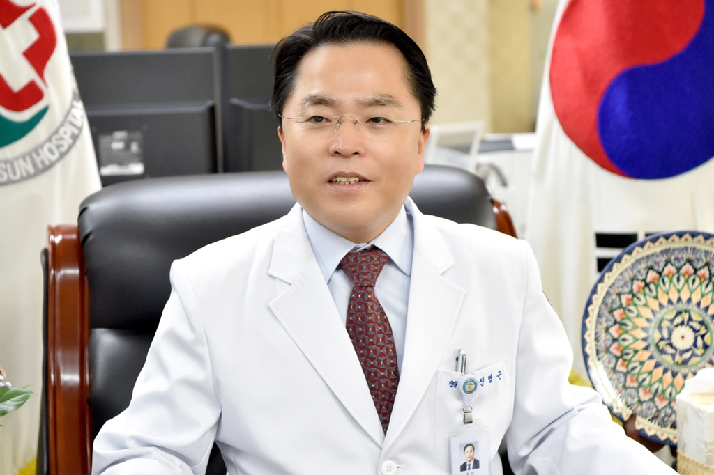 발언하는 신명근 화순전남대병원장