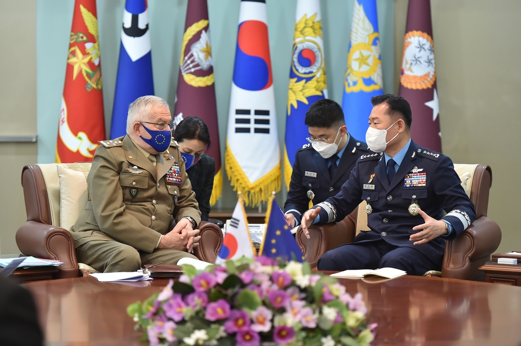 합참의장, 방한 EU군사위원장 접견…한반도 안보정세 논의