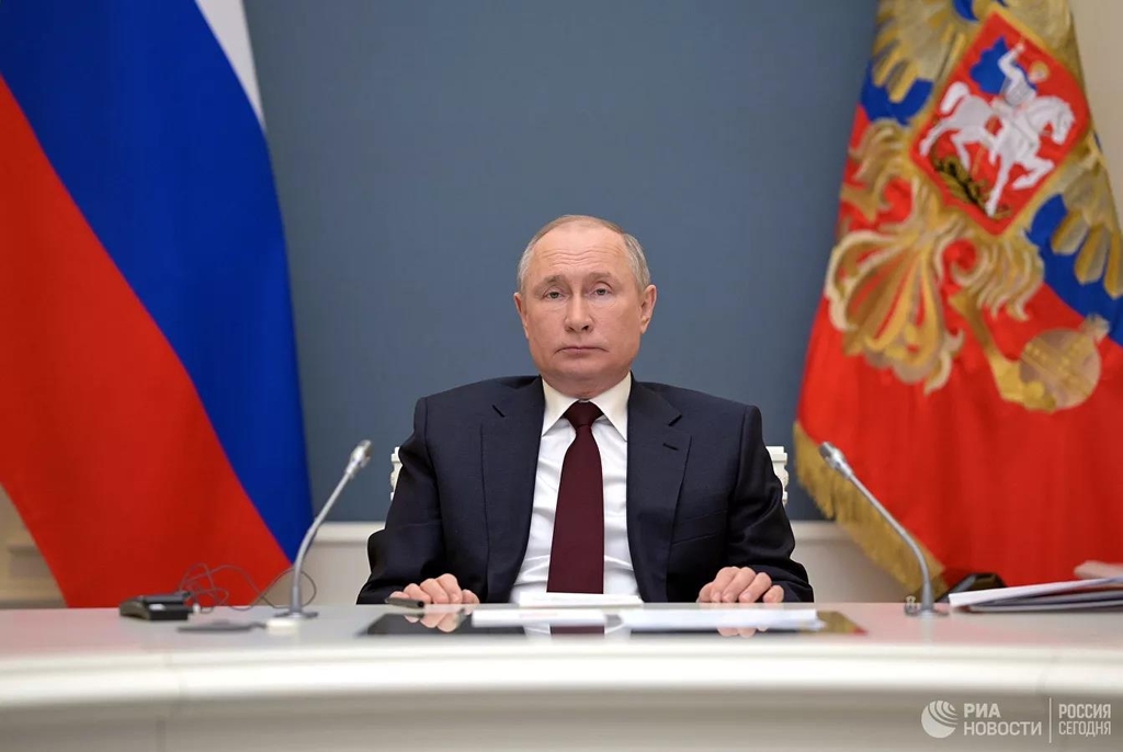 (리아노보스티=연합뉴스) 미국 주최로 22일(현지시간) 열린 화상 기후정상회의에 참석해 연설하는 푸틴 대통령.