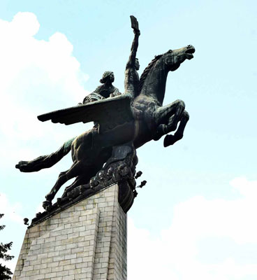 북한의 천리마 동상