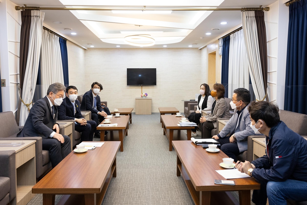 남양주 화재 피해자와 만난 이재명 경기지사