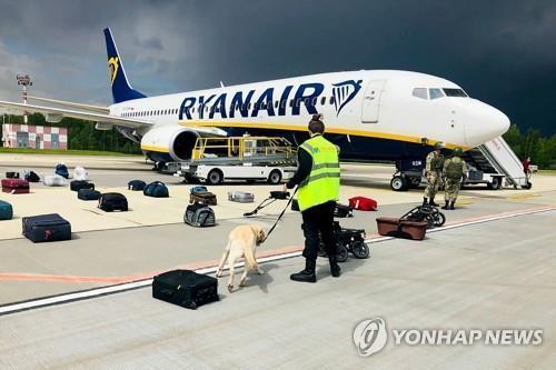 야권 인사 체포를 위해 외국 여객기 강제 착륙시킨 벨라루스