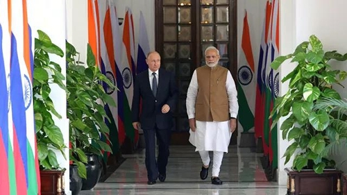 뉴델리에서 만난 푸틴 대통령(왼쪽)과 모디 총리