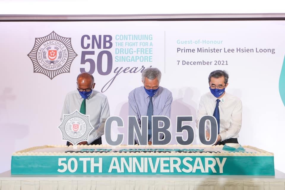 중앙마약국 창설 50주년 기념식에 참석한 리셴룽 싱가포르 총리(가운데)2021.12.7