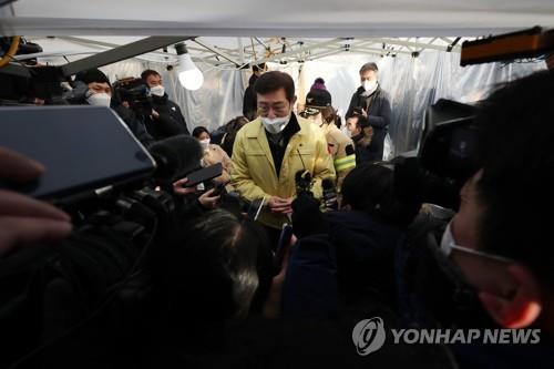 실종자 가족 만난 이용섭 광주시장