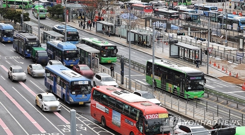 서울 시내버스 총파업 11시간만에 철회…퇴근길 정상운행