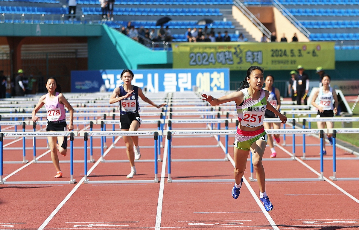 100ｍ 허들 김서현, 한국 여자 중학교 역대 2위 기록으로 우승