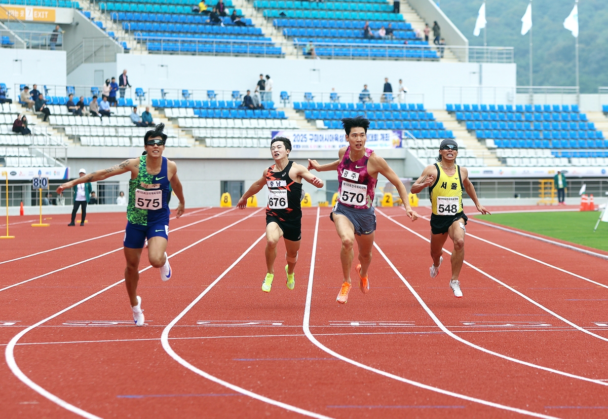 제105회 전국체전 육상 남자 일반부 200ｍ에서 우승한 고승환