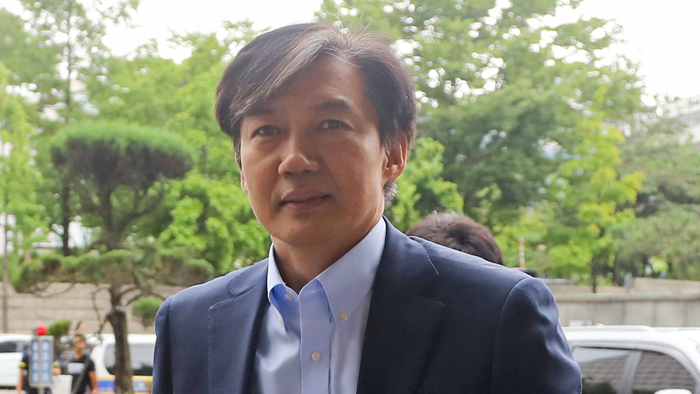 조국, 사모펀드 투자 등 의혹…"국회서 답하겠다"