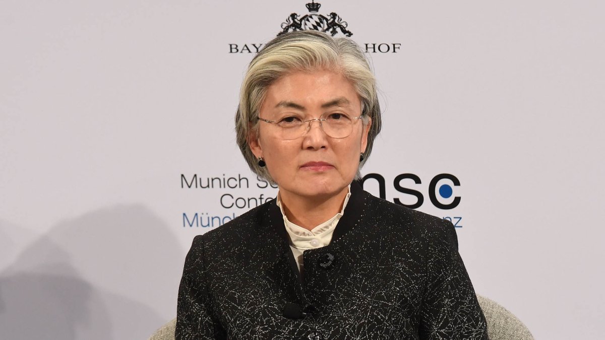 강경화 "한반도·동북아 다자주의 정신 필요"