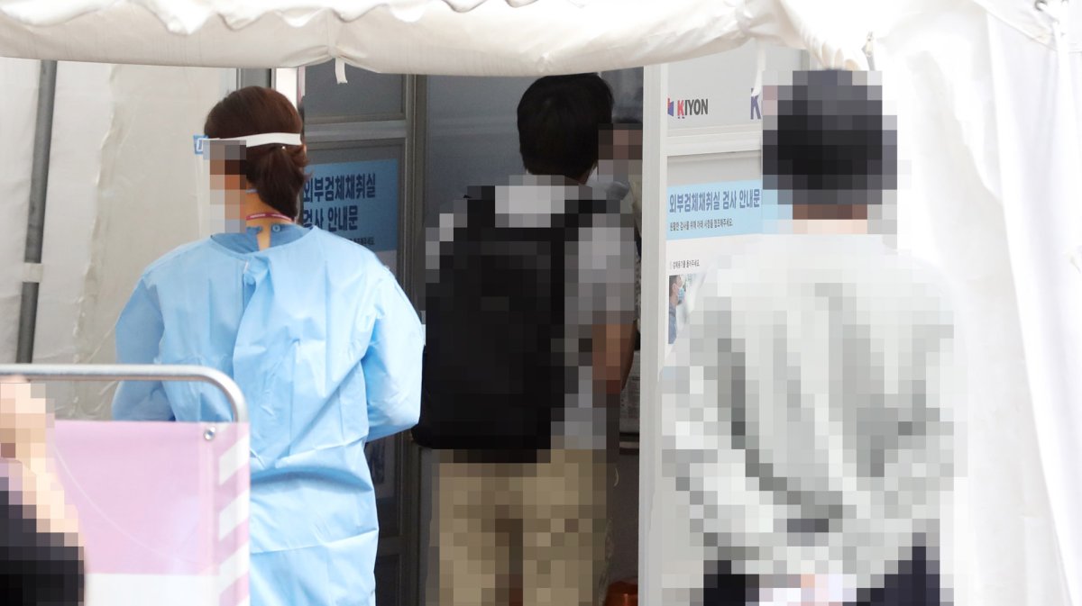 요양원·자동차공장·대학교에서 잇단 확진자