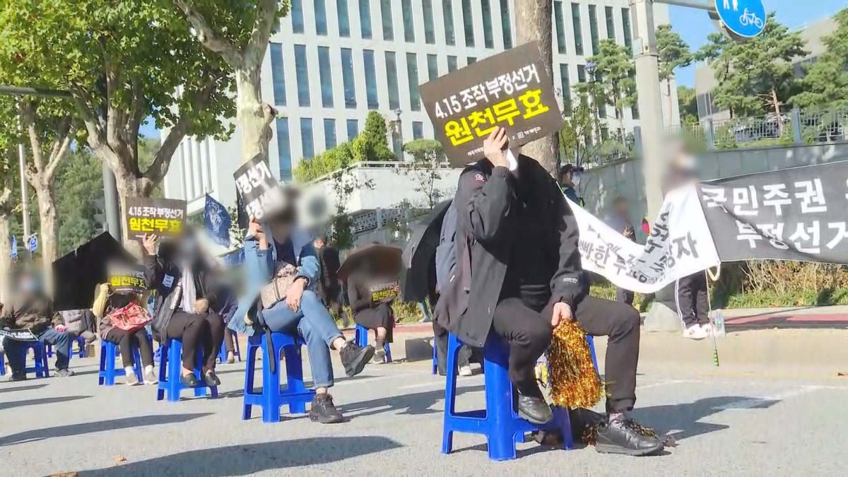 시민 품으로 돌아온 광화문 광장…곳곳서 소규모 집회