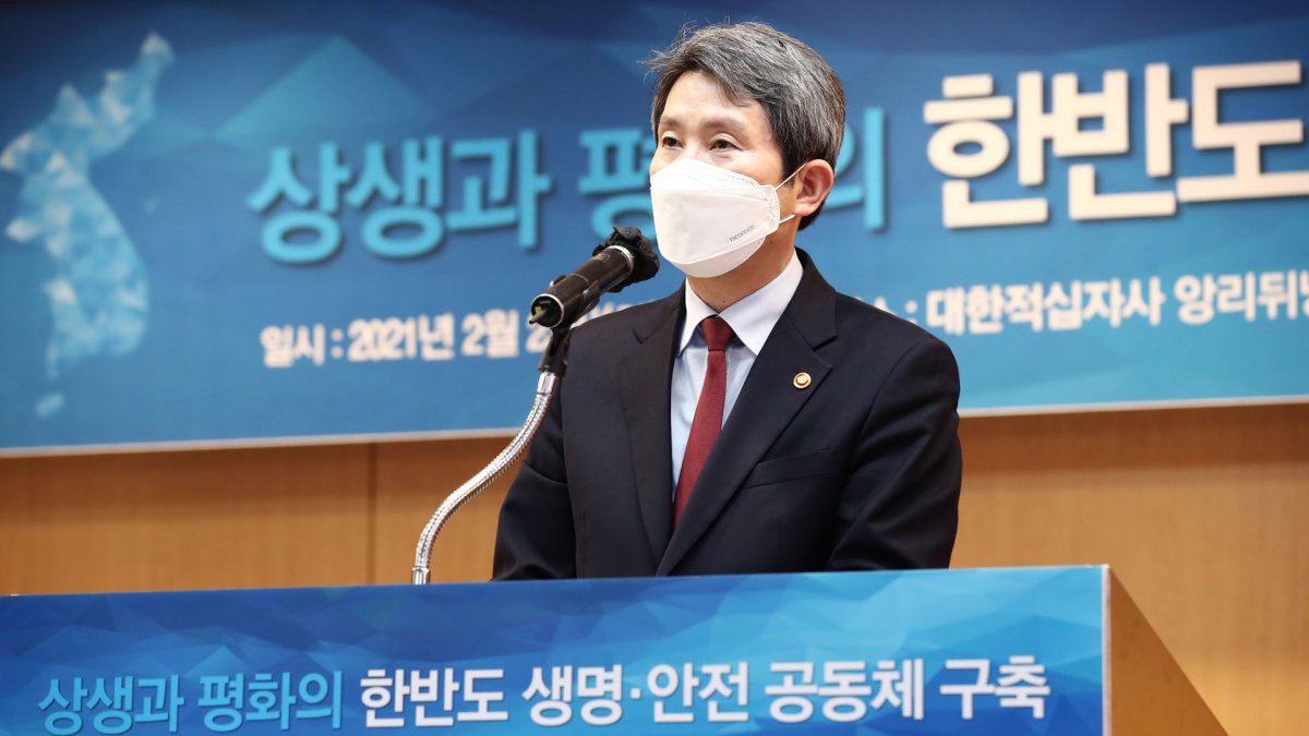 이인영, 남북 코로나 협력 강조…생명공동체 불지피기