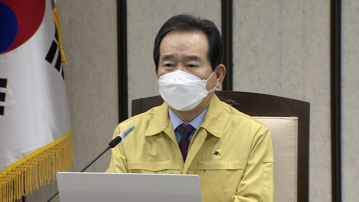 정총리 "거리두기 개편시기, 유행상황 고려해 결정"