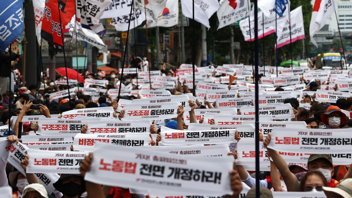 민주노총, 집회강행 방침…경찰 "엄정 대응"