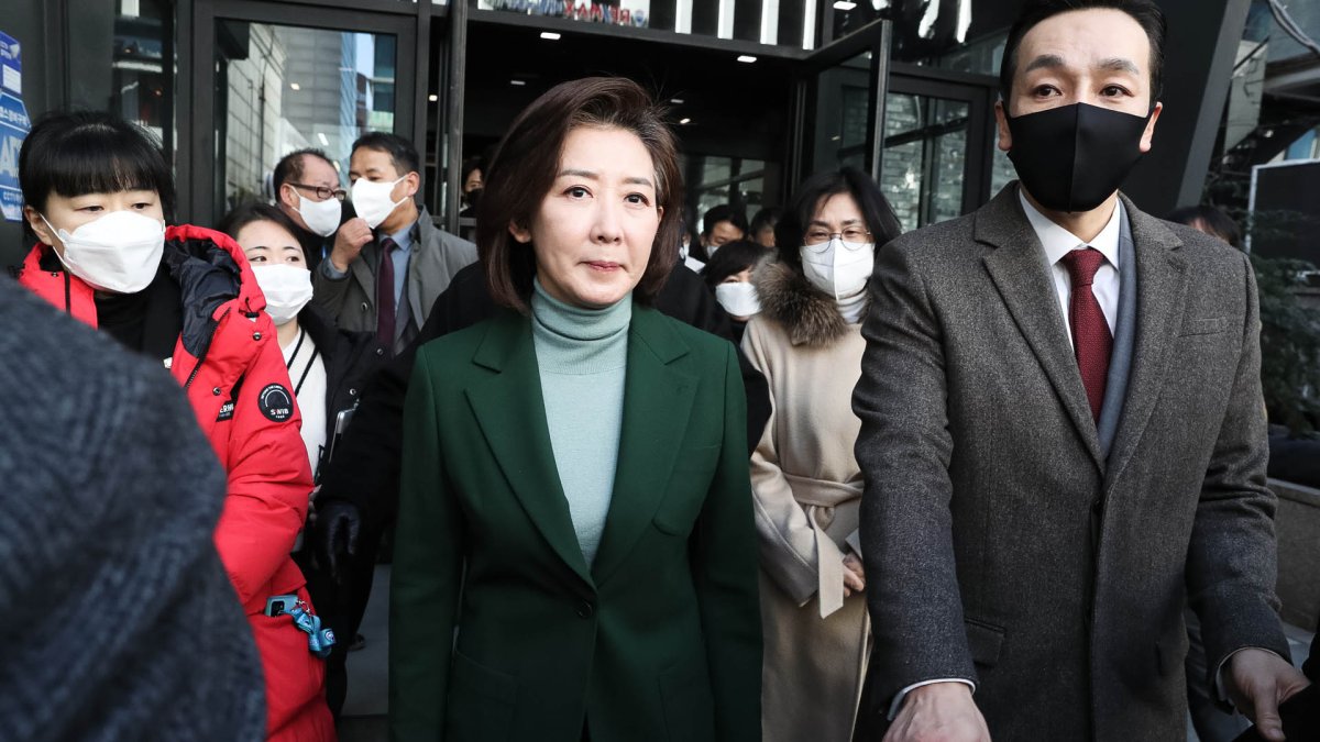나경원 "용감히 내려놓겠다"…국민의힘 전당대회 판도 출렁
