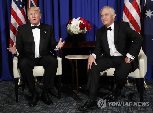 4일 뉴욕에서 첫 정상회담한 도널드 트럼프(왼쪽) 대통령과 맬컴 턴불 호주 총리 