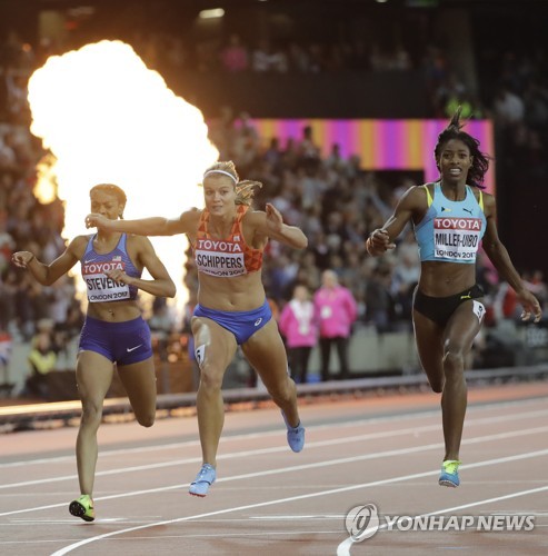스히퍼르스, 여자 200m 2연패