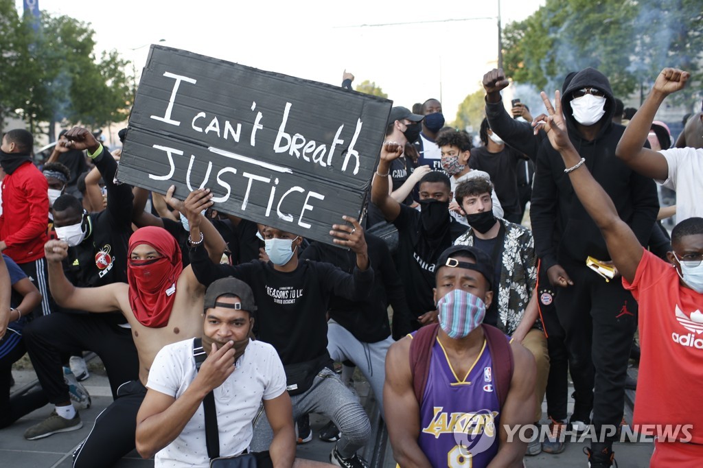 America Protests France