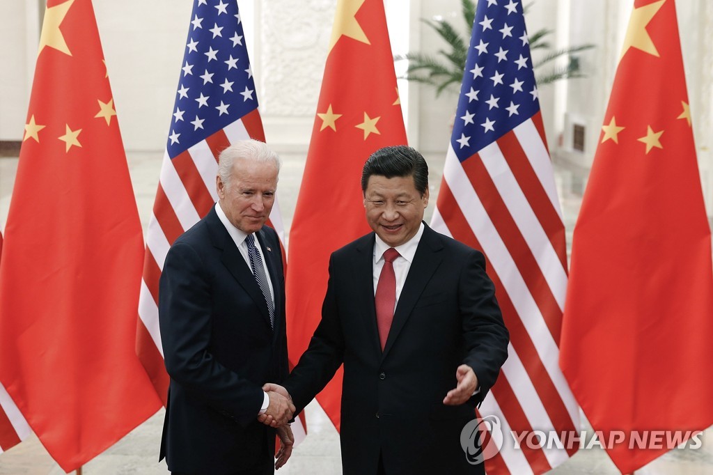 조 바이든 미국 대통령 당선인(왼쪽)이 부통령이었던 2013년 중국을 방문해 시진핑(習近平) 중국 국가주석(오른쪽)과 회담했을 때 사진. [AP=연합뉴스 자료사진]