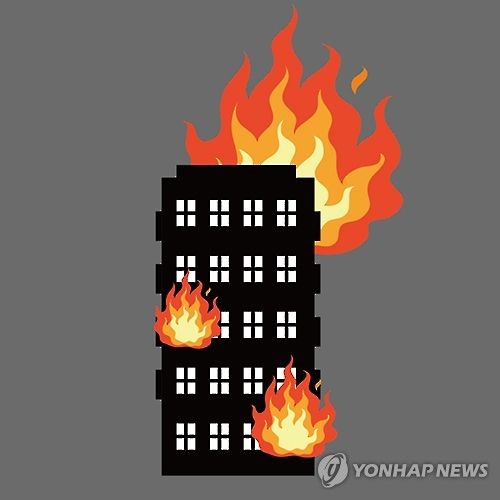 군포 15층짜리 아파트 6층서 화재…주민 1명 연기흡입 - 1