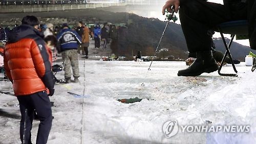 '목숨 건 해빙기 얼음낚시'(CG)