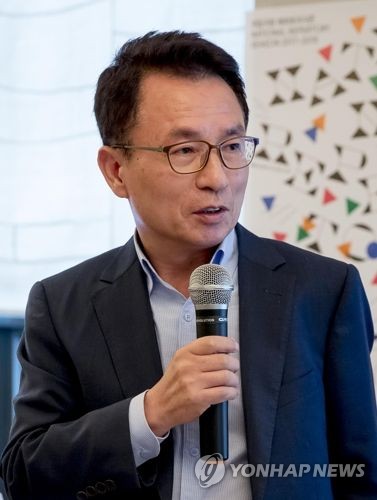 안호상 국립극장장