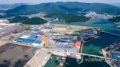부산신항 웅동배후단지 전경