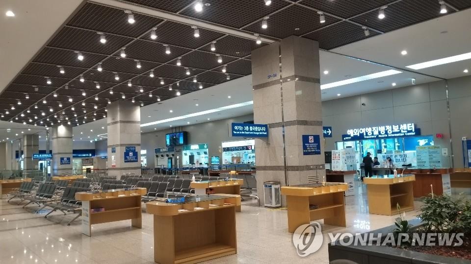 일본여행 보이콧 이어 코로나19로 텅 빈 부산항국제여객터미널