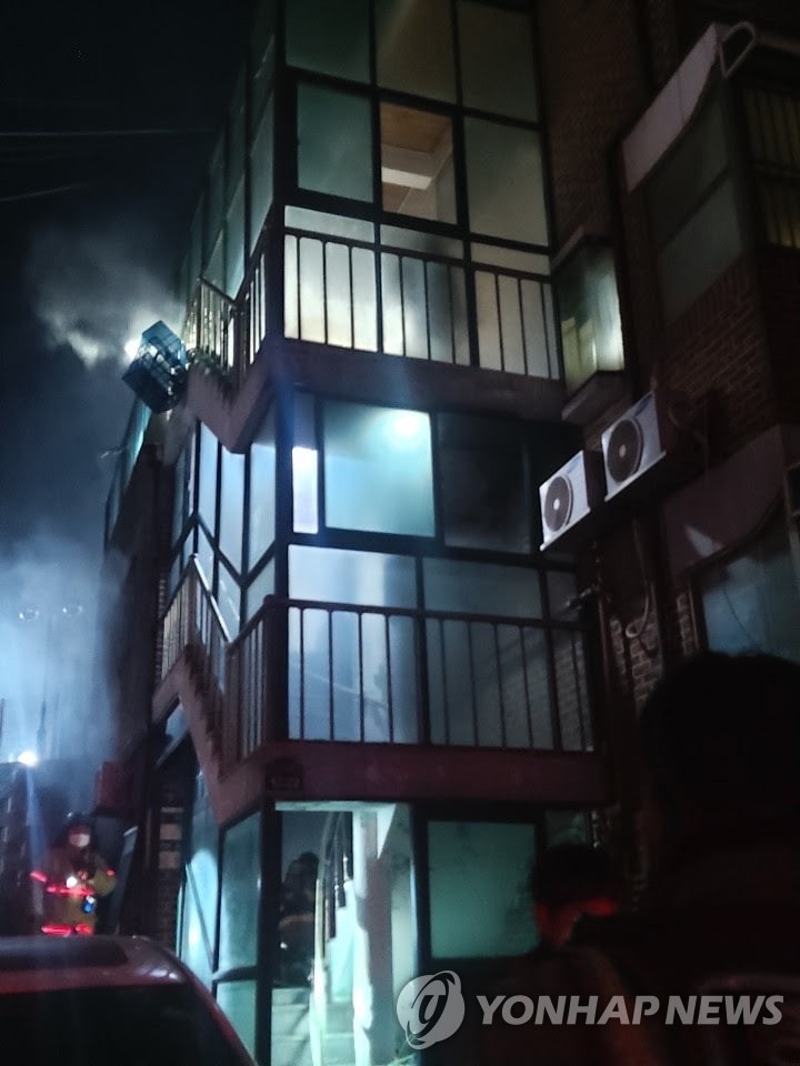 수원 인계동 다세대주택서 화재…