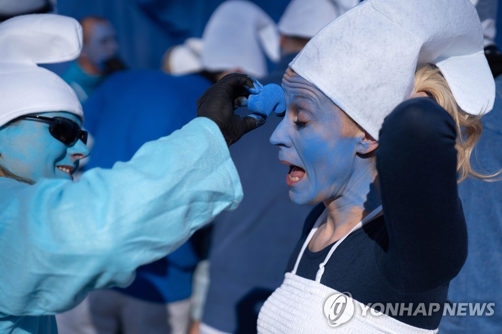 GERMANY-ENTERTAINMENT-SMURF-RECORD