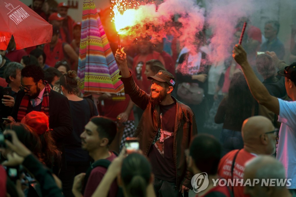 BRAZIL-JUSTICE-LULA DA SILVA-RELEASE-SUPPORTERS