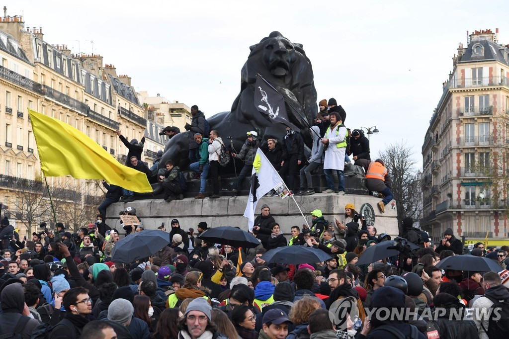 FRANCE-POLITICS-STRIKE