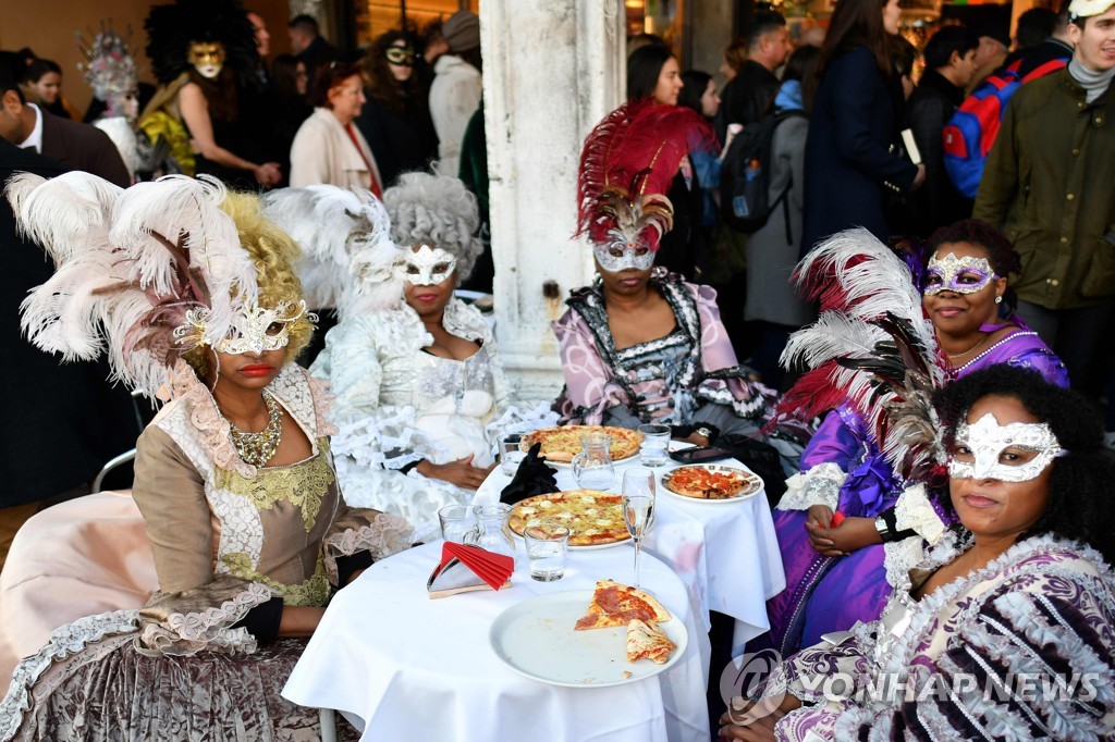 ITALY-VENICE-CARNIVAL