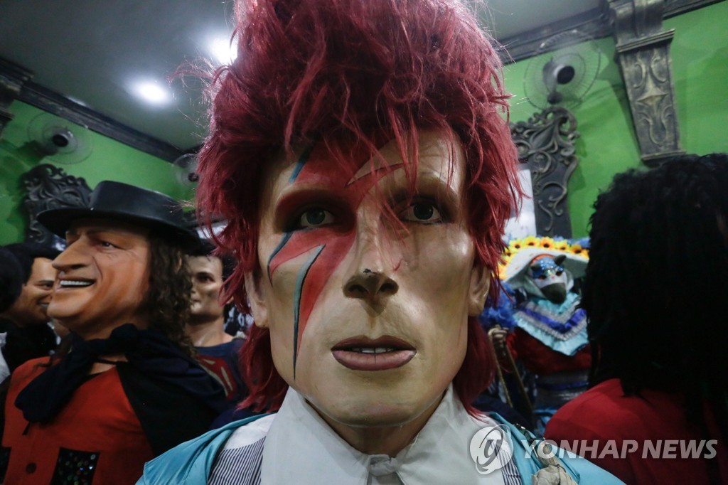 BRAZIL-RECIFE-CARNIVAL-PUPPETS