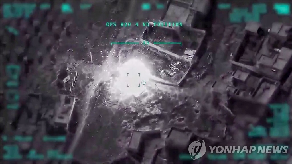 1일 터키군이 시리아 북서부에서 시리아 정부군을 드론으로 공습하는 모습이라며 터키 국방부가 공개한 위성 이미지.