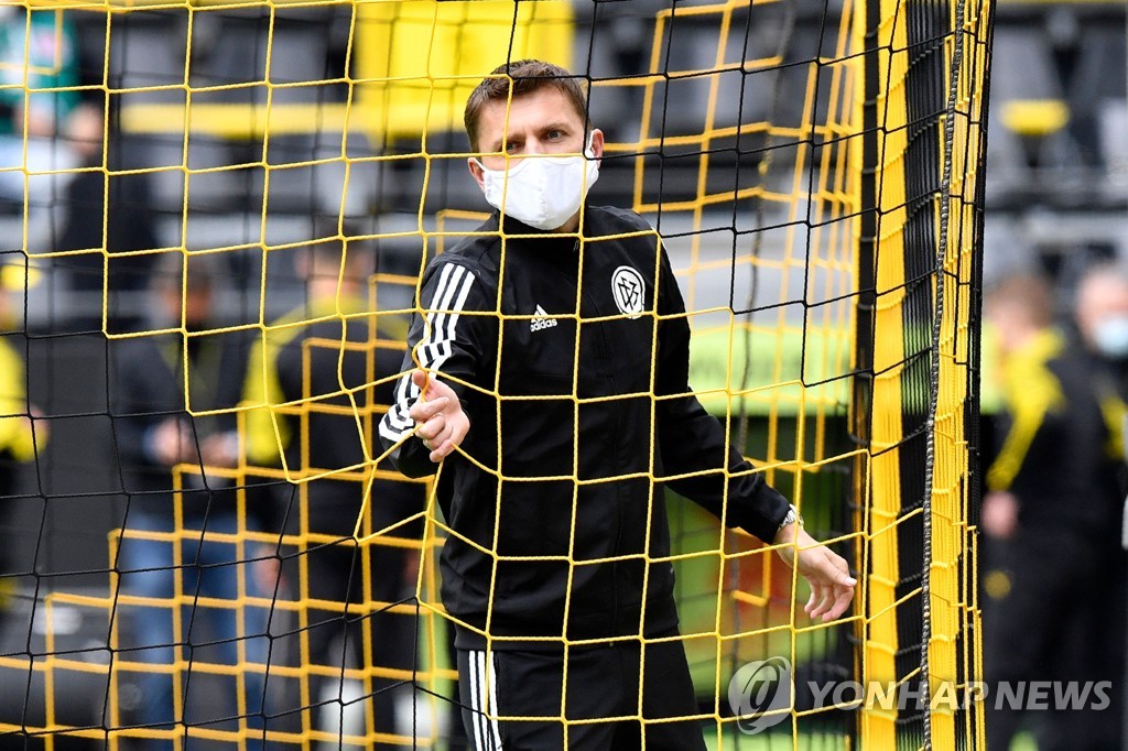 FBL-GER-BUNDESLIGA-DORTMUND-SCHALKE